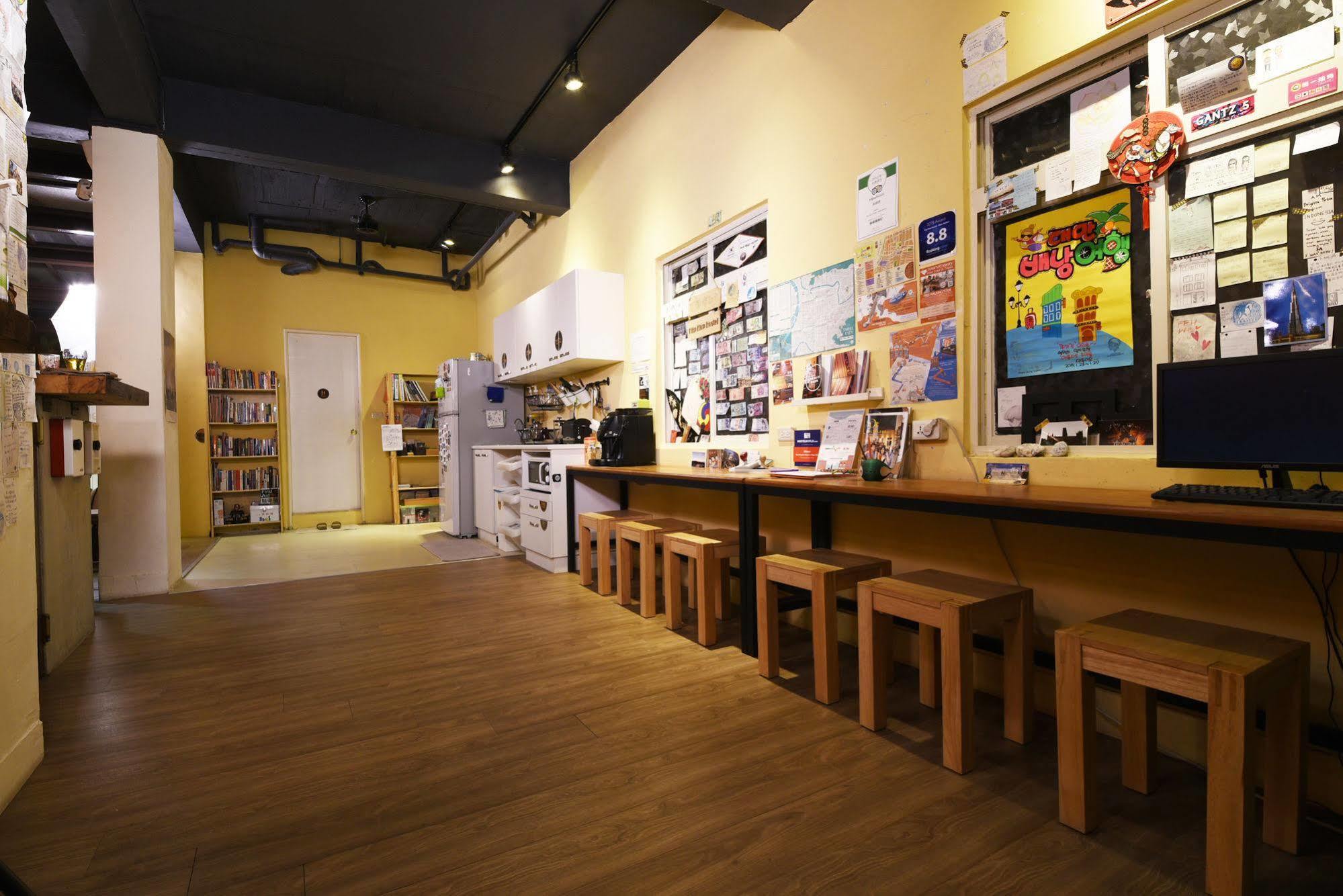 Flip Flop Hostel - Main Station Đài Bắc Ngoại thất bức ảnh