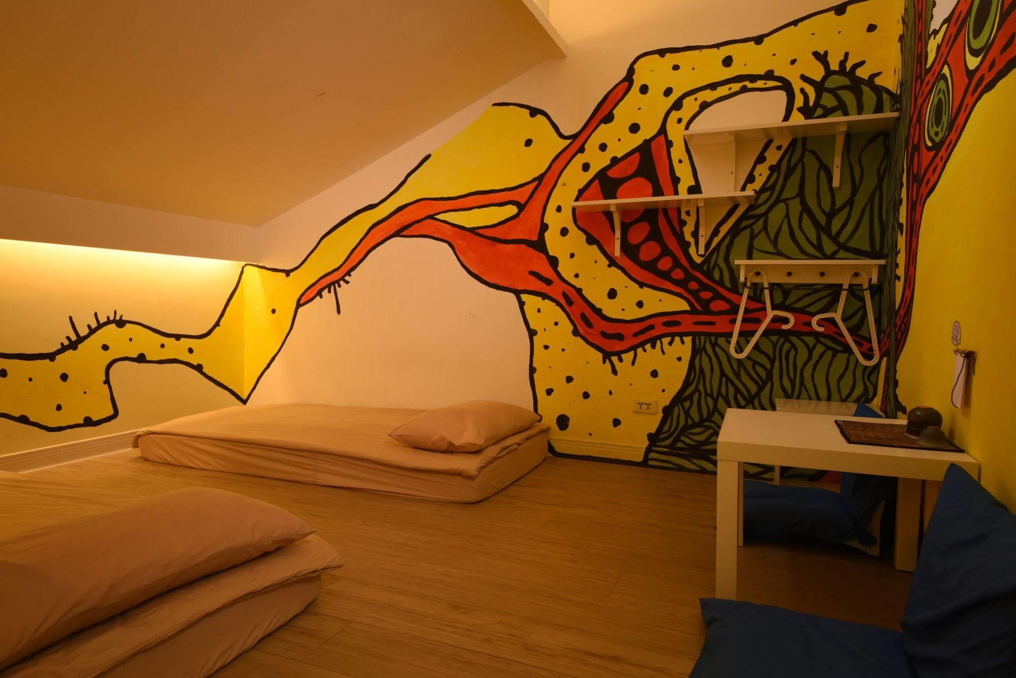 Flip Flop Hostel - Main Station Đài Bắc Ngoại thất bức ảnh